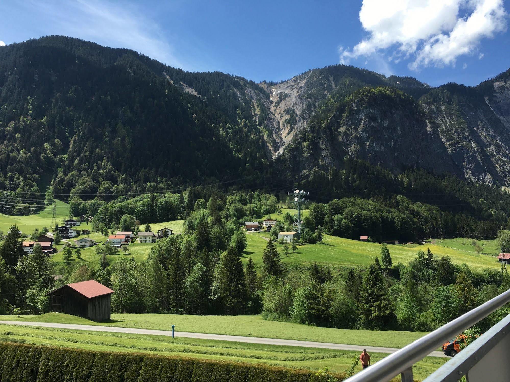 Appartamento Haus Roecken Dalaas Esterno foto