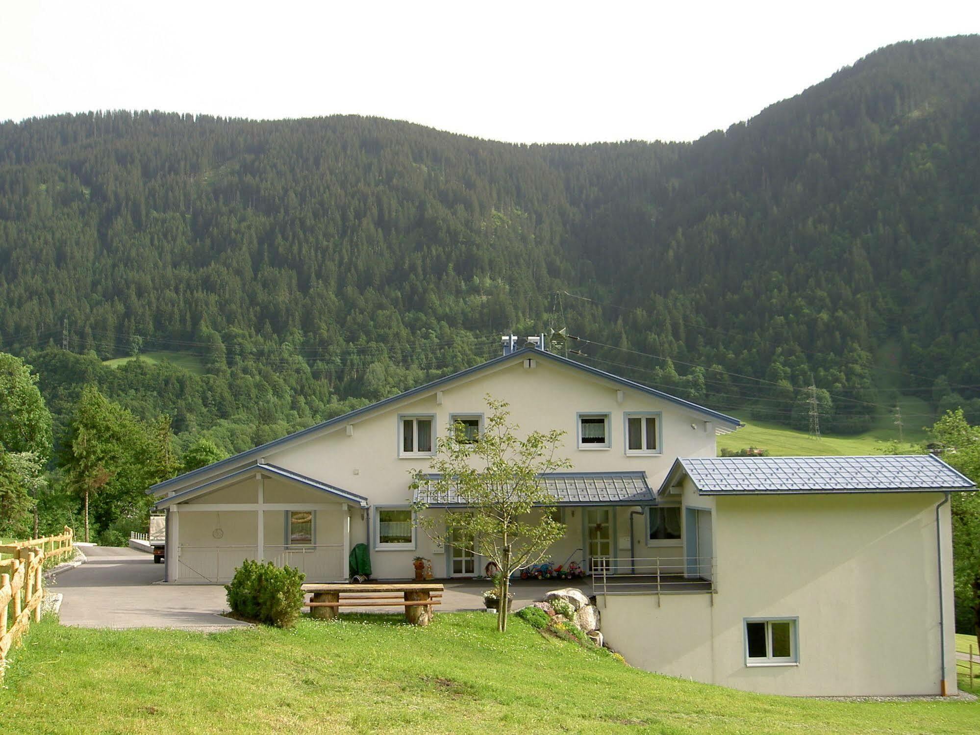 Appartamento Haus Roecken Dalaas Esterno foto